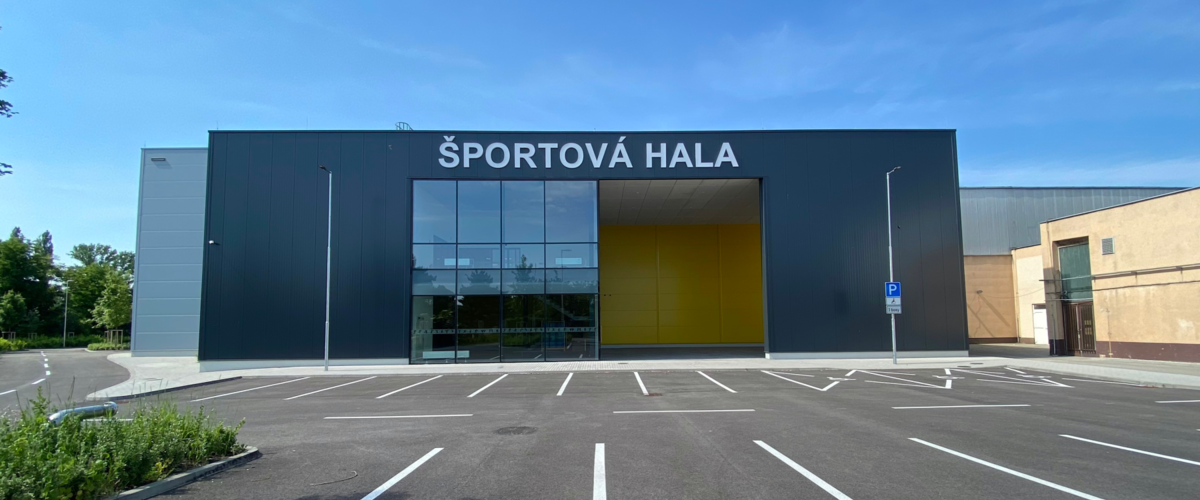 Po dlhom čase otvorili v Bratislave športovú halu pre loptové hry. Stála vyše štyri milióny